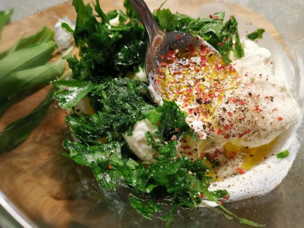Bärlauch-Quark mit Leinöl und Pfeffer - Hexen-kochen-praktisch