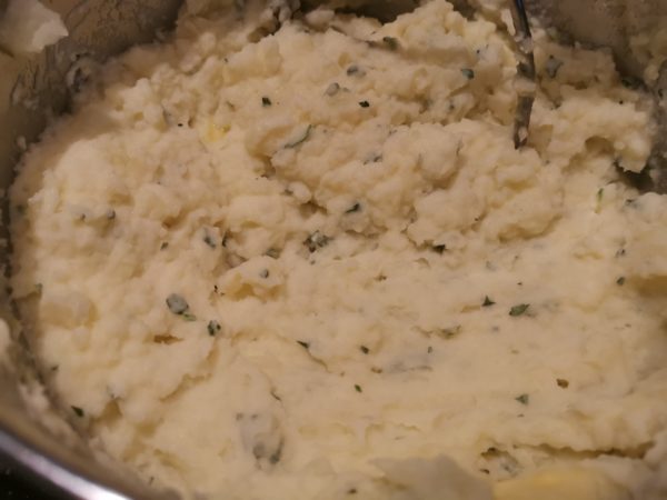 Kartoffelstampf mit Kräuterfrischkäse