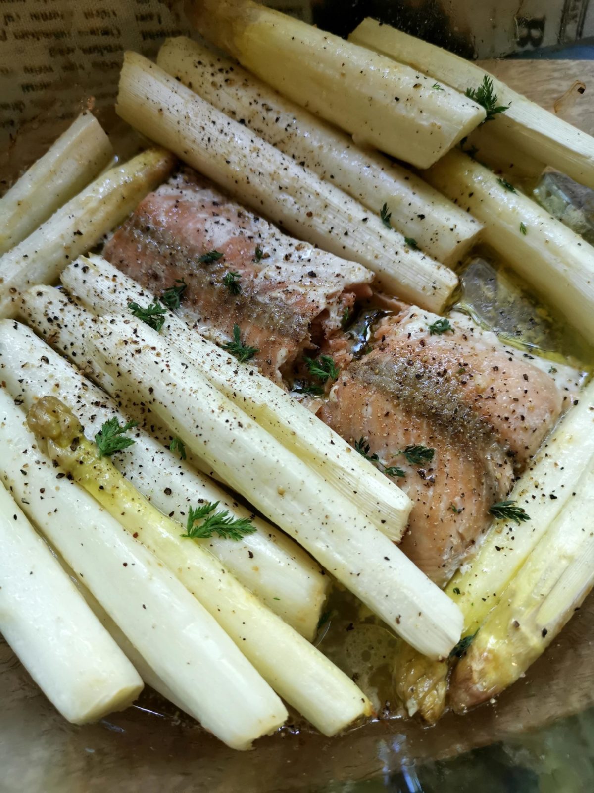 gebackener-Spargel-mit-Lachs-Rezept-Karla-Gast gebackener Spargel mit Lachs