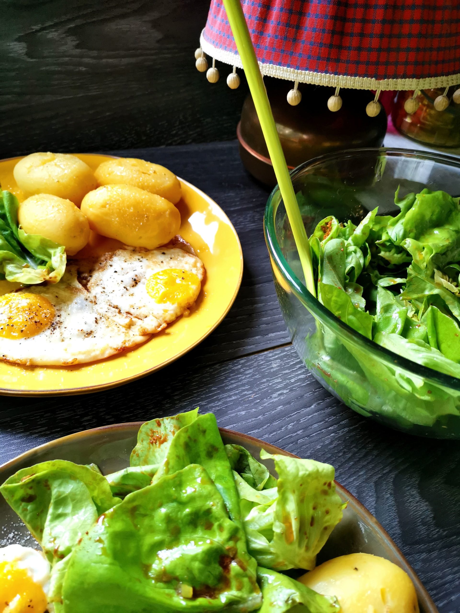 Pellkartoffeln-mit-Spiegelei-und-grünem-Salat-Rezept-Karla-Gast Kartoffel, Spargel, Holländische Soße