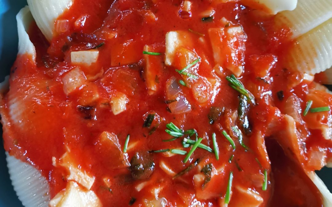Muschelnudel mit Tomaten Käsesoße